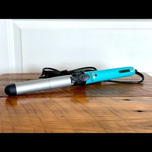 HALOCOUTURE AUTO-ROTATING
CERAMIC CURLING IRON